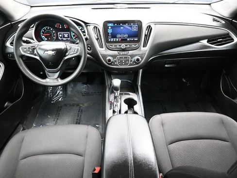 Used 2022 Chevrolet Malibu LT image 11