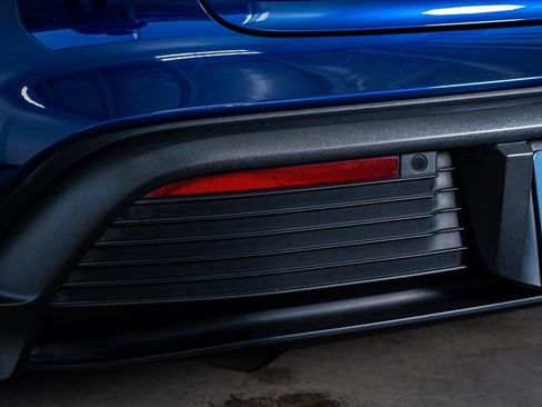 Used 2021 Porsche Taycan image 27