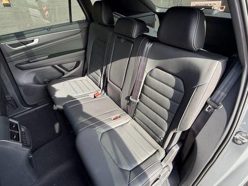 New 2026 Volkswagen Atlas Cross Sport SEL R-Line image 21