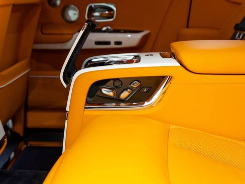 Used 2023 Rolls-Royce Phantom Sedan w/ The Phantom Package RWD image 34