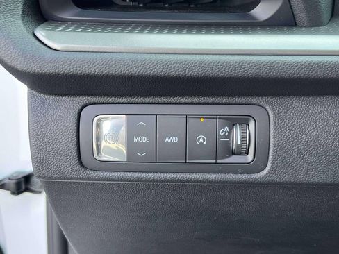 Used 2026 Chevrolet Traverse LT AWD/4WD image 23
