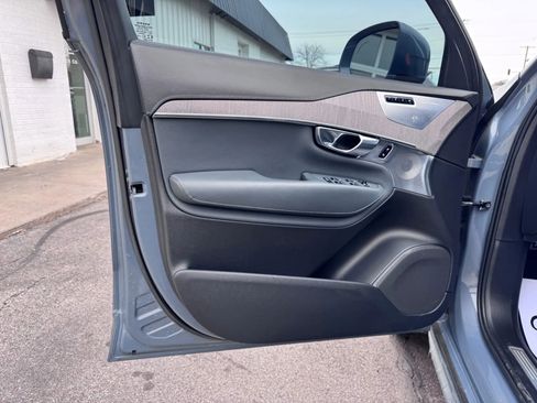 Used 2022 Volvo XC90 T6 Inscription w/ Lounge Package image 21