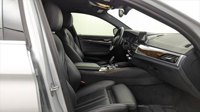 Used 2019 BMW 530e w/ Convenience Package RWD image 19