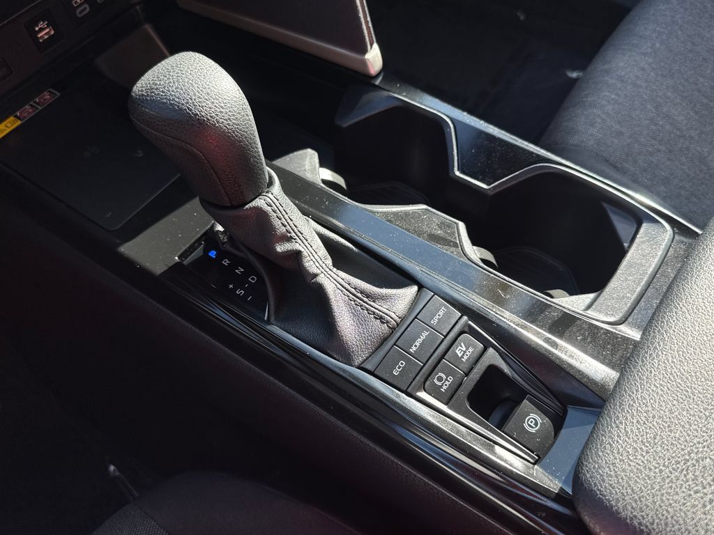 Used 2025 Toyota Camry LE FWD image 26