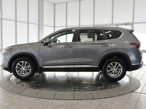 Used 2019 Hyundai Santa Fe SE image 5