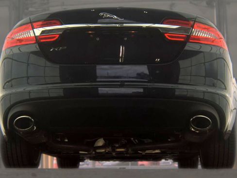 Used 2012 Jaguar XF Portfolio RWD image 7