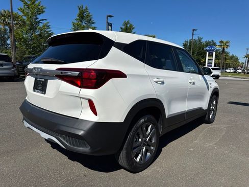 Used 2022 Kia Seltos LX AWD/4WD image 7