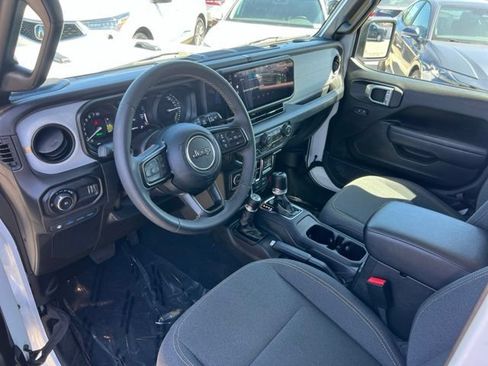 Used 2024 Jeep Wrangler Unlimited AWD/4WD image 13