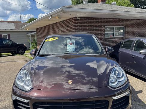Used 2016 Porsche Cayenne S AWD/4WD image 11