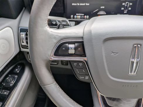 Used 2020 Lincoln Navigator Reserve w/ Luxury Package image 39