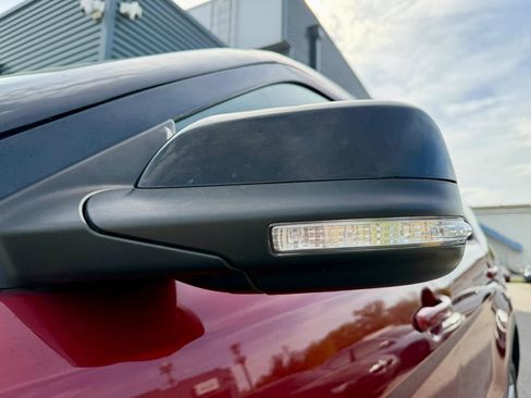 Used 2018 Ford Explorer XLT w/ Equipment Group 202A image 15