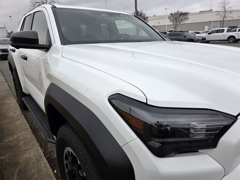 Used 2025 Toyota 4Runner TRD Off-Road Premium image 9