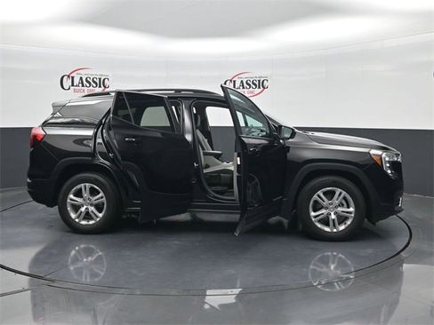 Used 2022 GMC Terrain SLE w/ Driver Convenience Package image 31