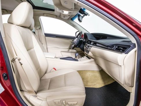 Used 2013 Lexus ES 350 350 w/ Luxury Pkg image 9