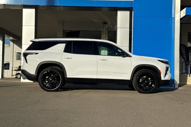 New 2027 Chevrolet Traverse LT w/ Driver Confidence Package FWD image 5