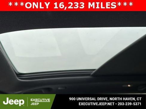 Certified 2022 Jeep Grand Cherokee Overland image 11