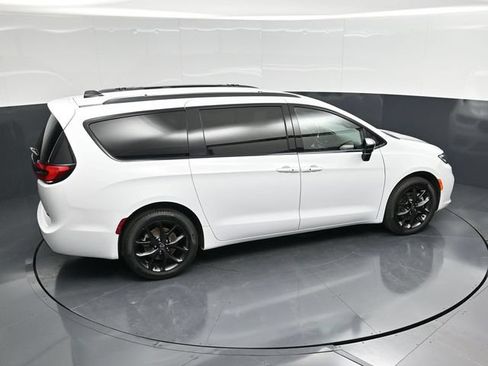 New 2026 Chrysler Pacifica Select w/ S Appearance Package AWD/4WD image 43