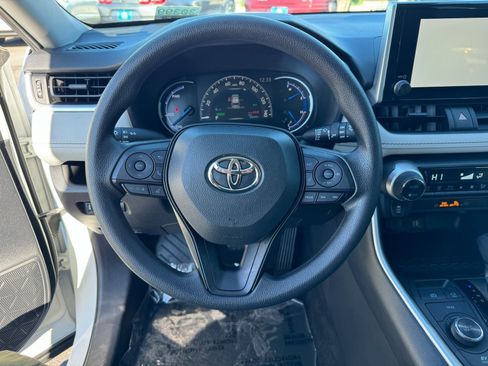 Used 2023 Toyota RAV4 XLE image 23