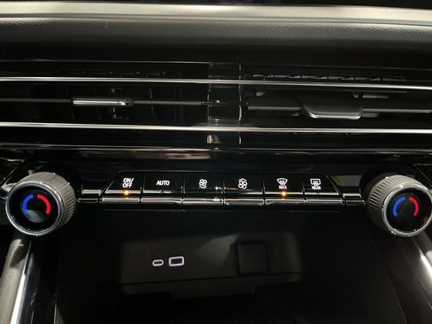 New 2026 Chevrolet Traverse LT w/ Midnight/Sport Edition image 17