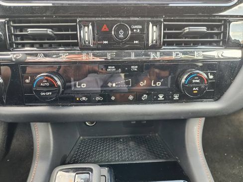 Used 2026 Nissan Pathfinder Rock Creek AWD/4WD image 18