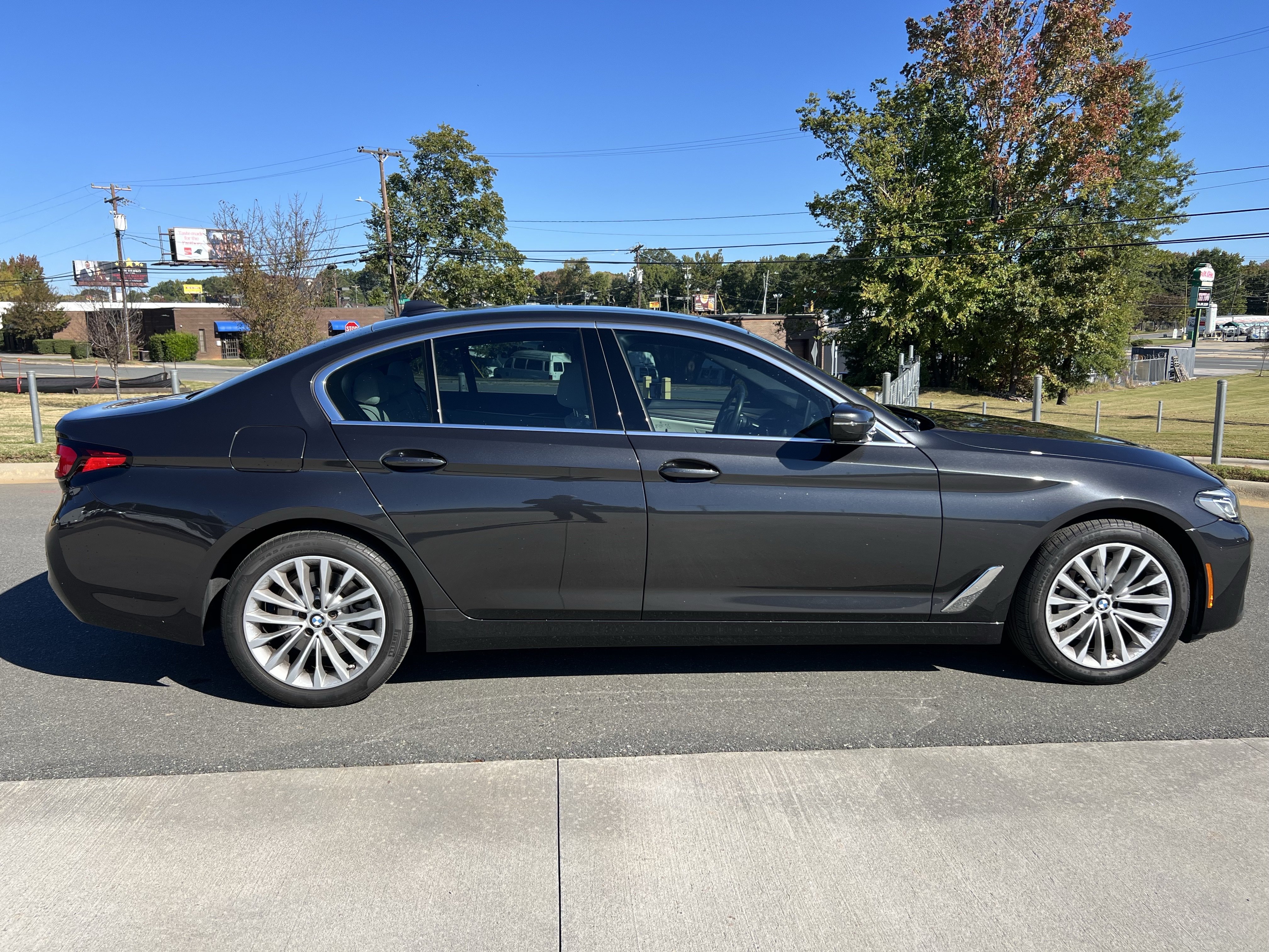 Used 2023 BMW 530i w/ Convenience Package RWD image 10