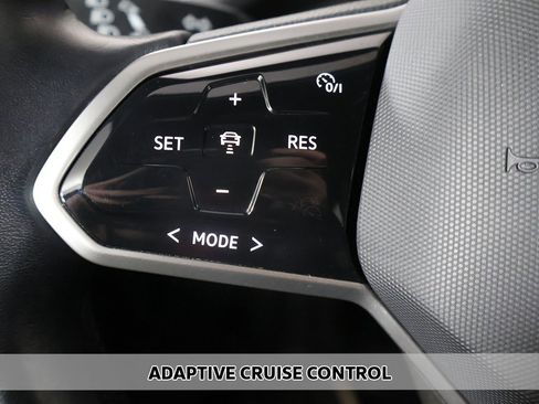 Used 2021 Volkswagen ID.4 Pro image 4