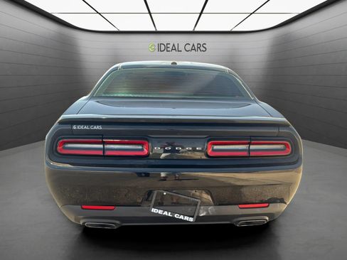 Used 2017 Dodge Challenger R/T RWD image 6