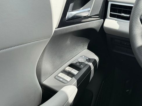 New 2025 Mitsubishi Outlander SE image 7