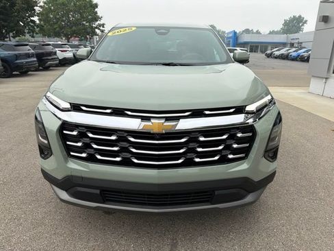 Used 2025 Chevrolet Equinox LT w/ Safety and Technology Package FWD image 8