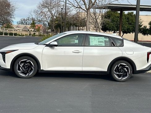 New 2026 Kia K4 EX image 10