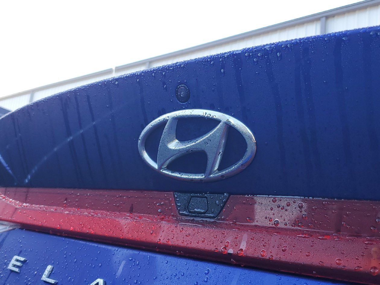 Used 2023 Hyundai Elantra Limited FWD image 6
