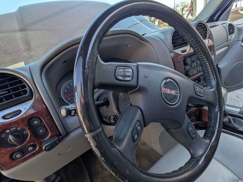 Used 2008 GMC Envoy SLT image 11