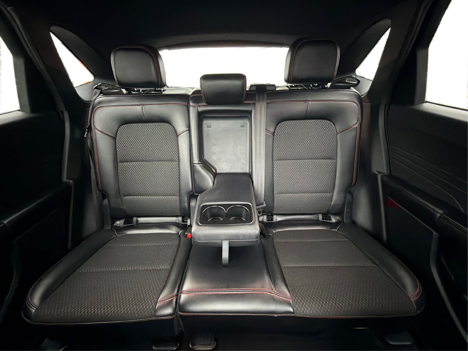 Used 2025 Ford Escape ST-Line Select AWD/4WD image 14