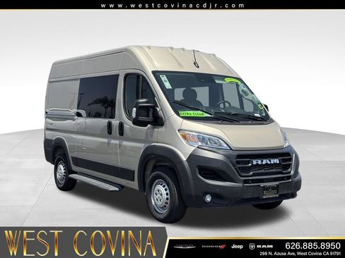 New 2025 RAM ProMaster 2500 w/ Crew Van Package FWD image 4