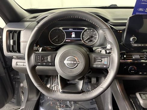 Used 2025 Nissan Pathfinder Rock Creek image 16