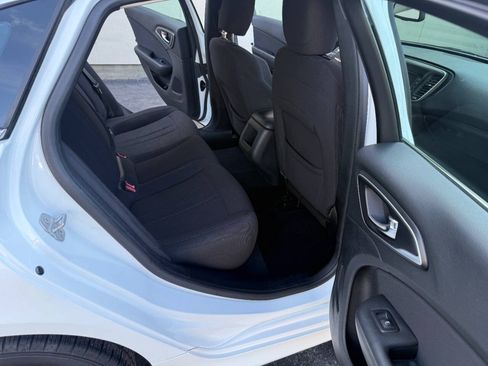 Used 2015 Chrysler 200 Limited FWD image 14
