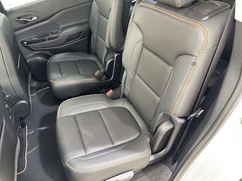 Used 2022 GMC Acadia AT4 w/ Technology Package image 26