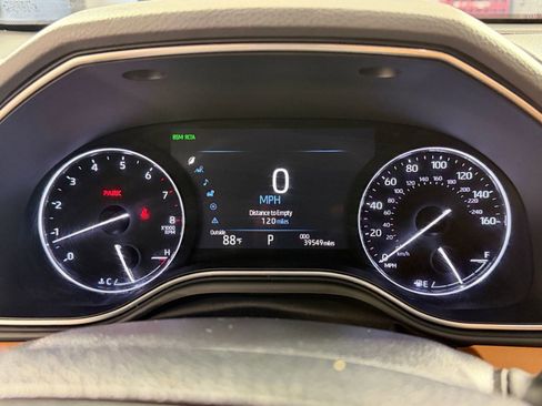 Used 2019 Toyota Avalon Limited image 19