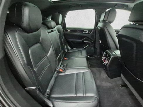 Used 2022 Porsche Cayenne S AWD/4WD image 24