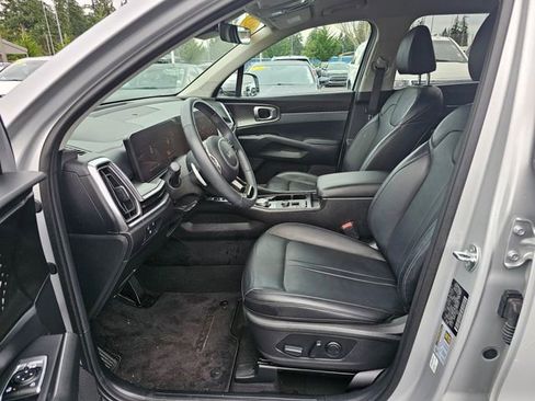 Certified 2025 Kia Sorento EX image 24