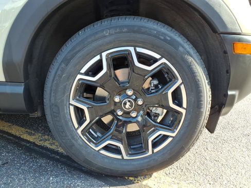 Certified 2025 Ford Bronco Sport Outer Banks AWD/4WD image 10