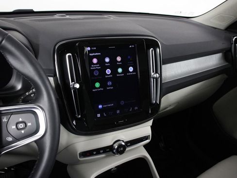 Certified 2023 Volvo XC40 B5 Ultimate image 9