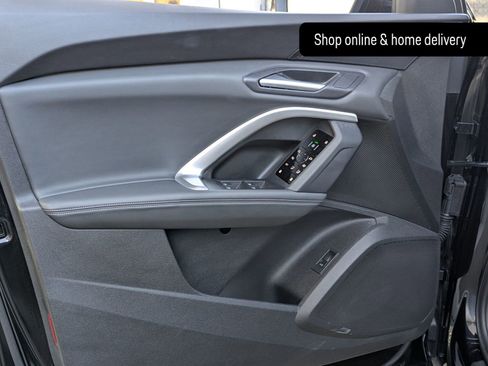 Used 2025 Audi Q5 Premium w/ Convenience Package image 16