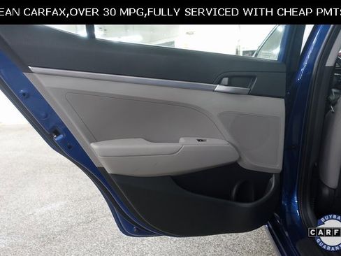 Used 2019 Hyundai Elantra SE image 18