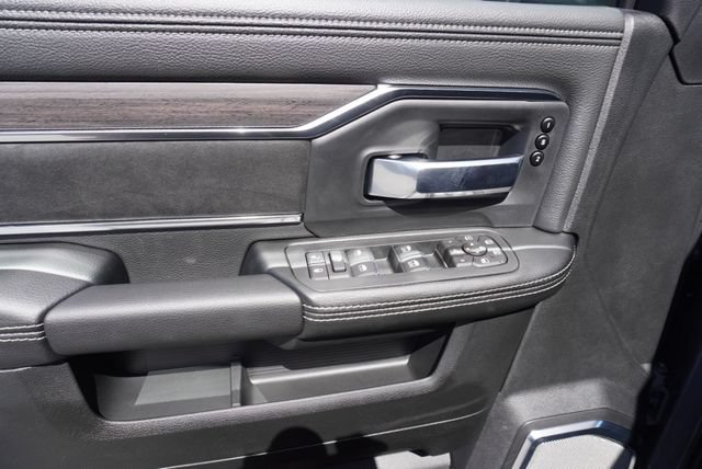 Used 2026 RAM 3500 Laramie AWD/4WD image 32