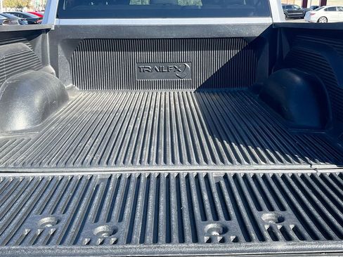 Used 2021 RAM 1500 Classic SLT AWD/4WD image 25