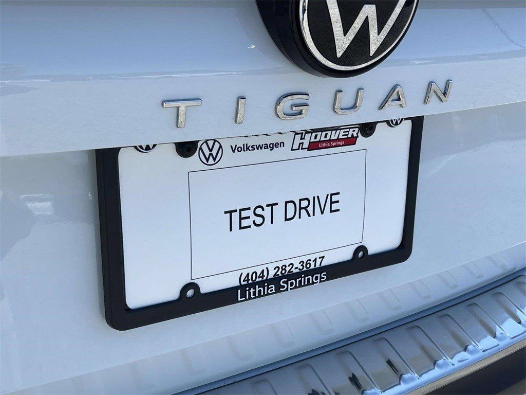 Certified 2025 Volkswagen Tiguan S FWD image 12
