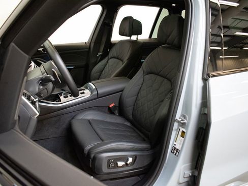 Certified 2026 BMW X5 xDrive40i w/ M Sport Package image 21