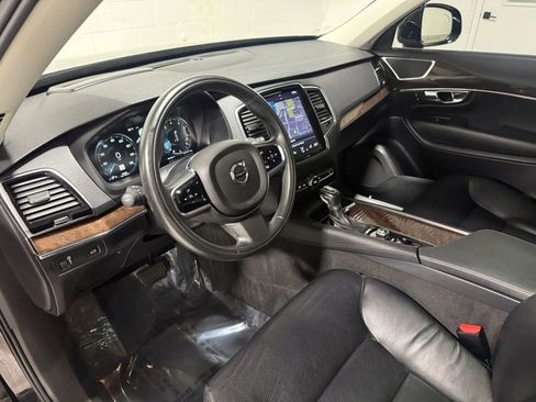 Used 2016 Volvo XC90 T6 Momentum w/ Momentum Plus Package image 14