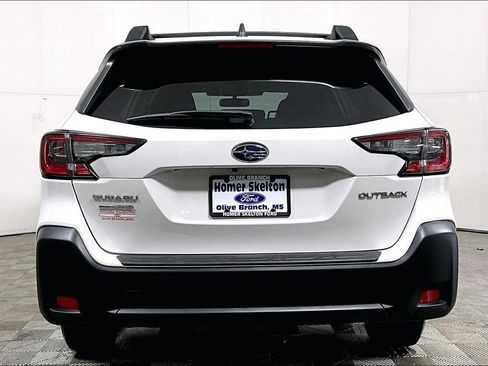 Used 2025 Subaru Outback Premium image 4